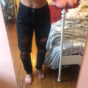 Super Distressed Black Boyfriend Jeans